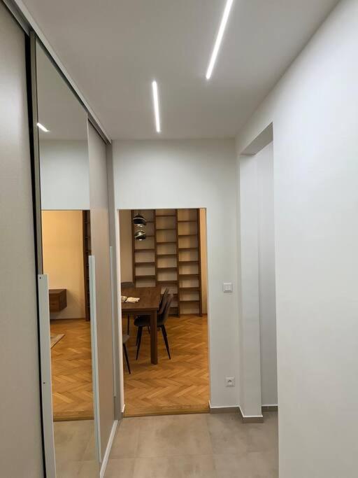 Apartament New Spacious One-room *